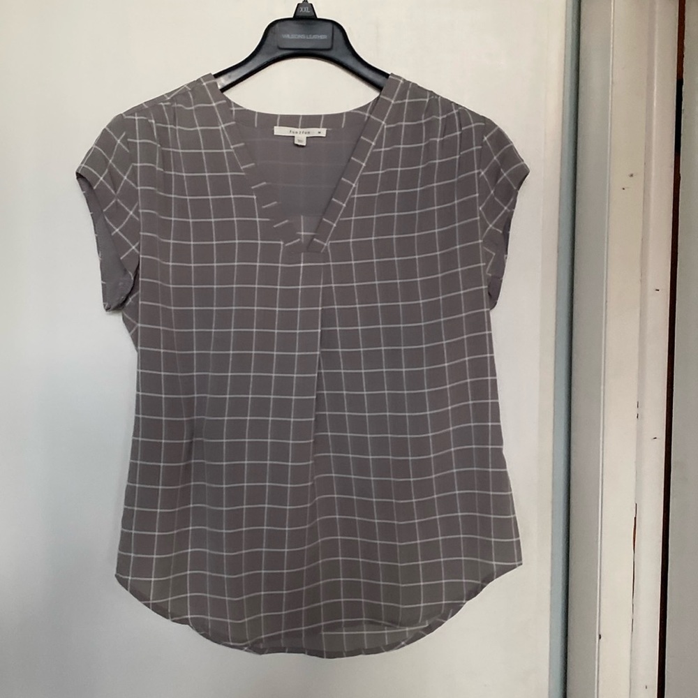 V-neck print blouse